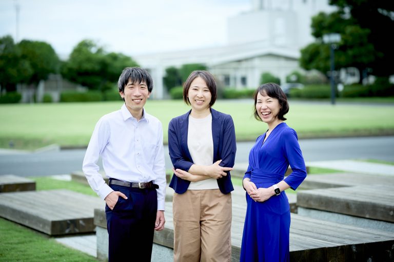 安全なフライトを、独自の技術で支える。世界に誇るNECの衛星航法システム。